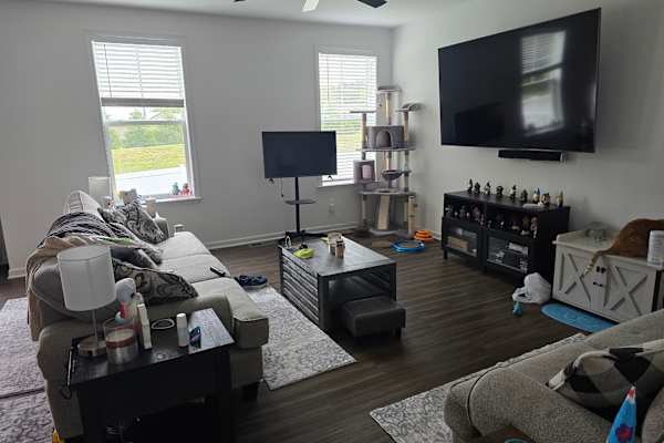 House sit in Hanover, PA, US