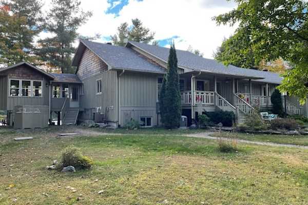 House sit in Perth, ON, Canada