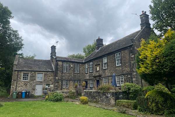House sit in Sheffield, United Kingdom