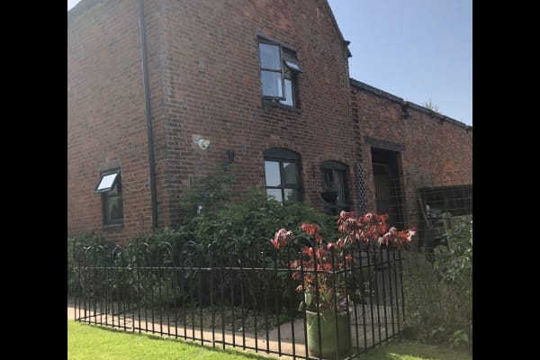 House sit in Lichfield, United Kingdom