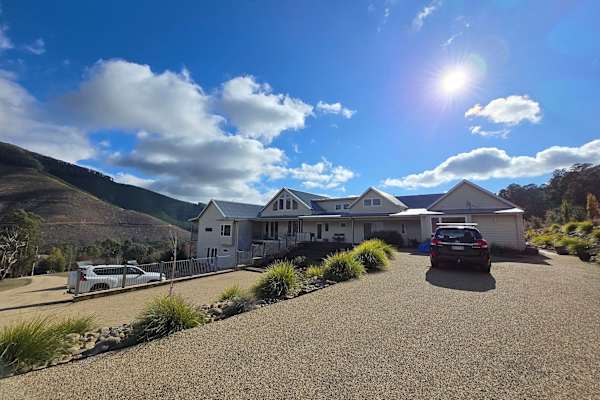House sit in Bright, VIC, Australia