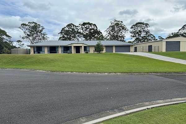 House sit in Dayboro, QLD, Australia